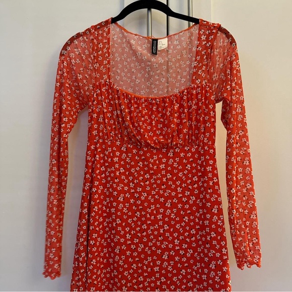 Cute HM Valentines dress size small 🌹 - Picture 7 of 8